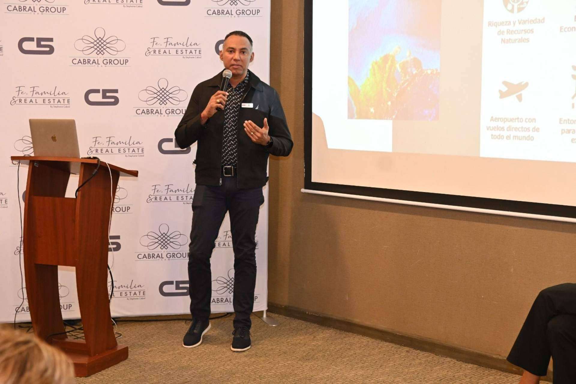 Asesor inmobiliario especializado en propiedades turísticas, Eddy Peña