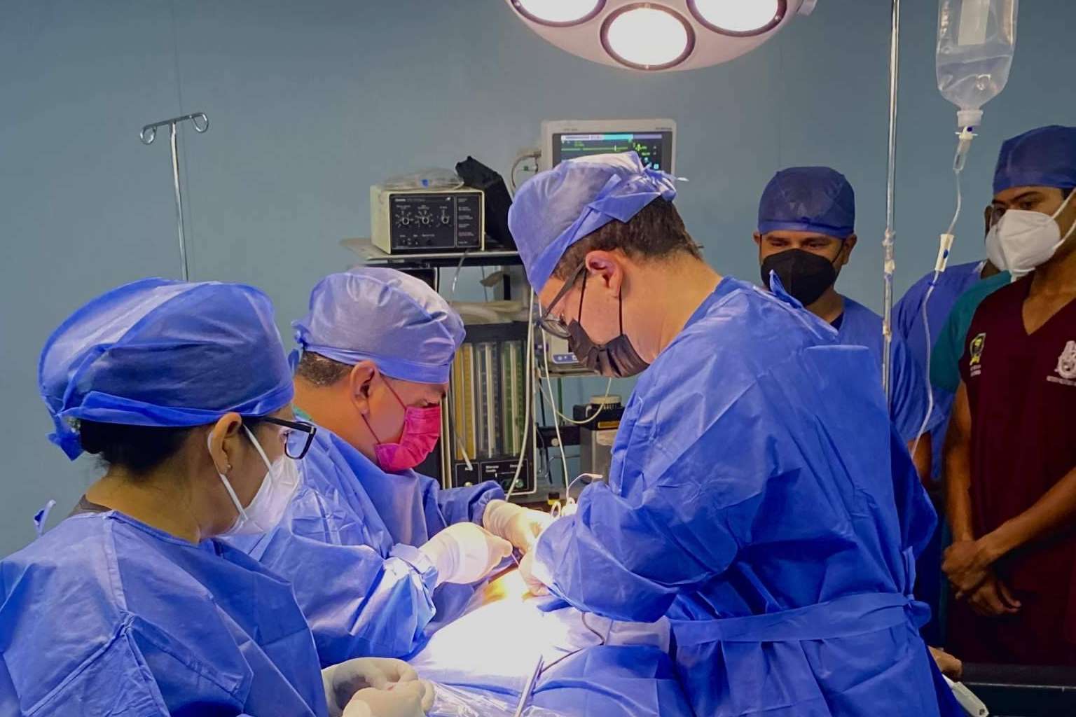 ¿Cuándo hay que acudir a un cirujano laparoscopista?, con el Doctor Alan D. Hernández
