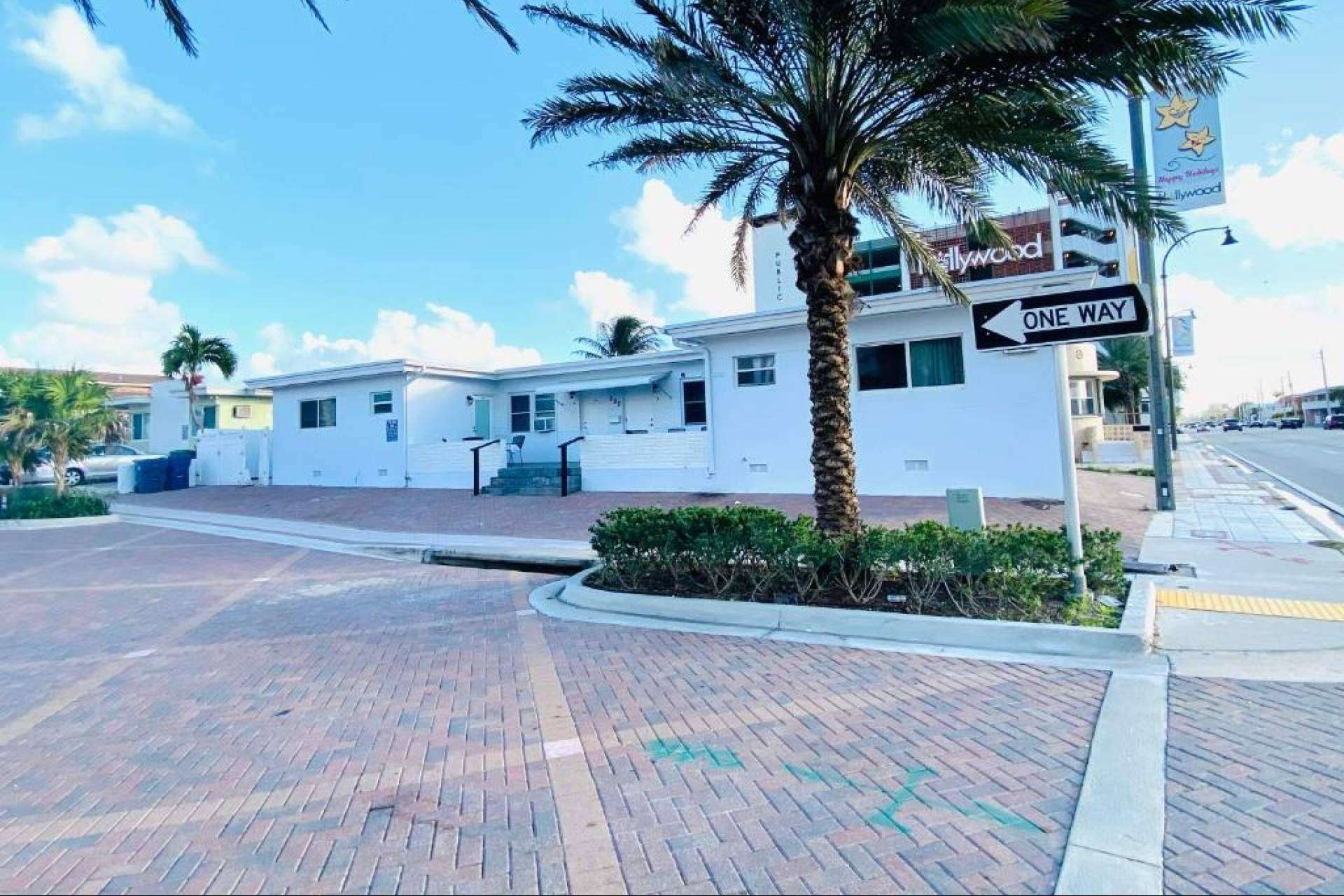 ¿Cuáles son las ventajas de alojarse en los Hollywood by the sea hotel de Hollywood Beach Hotels?