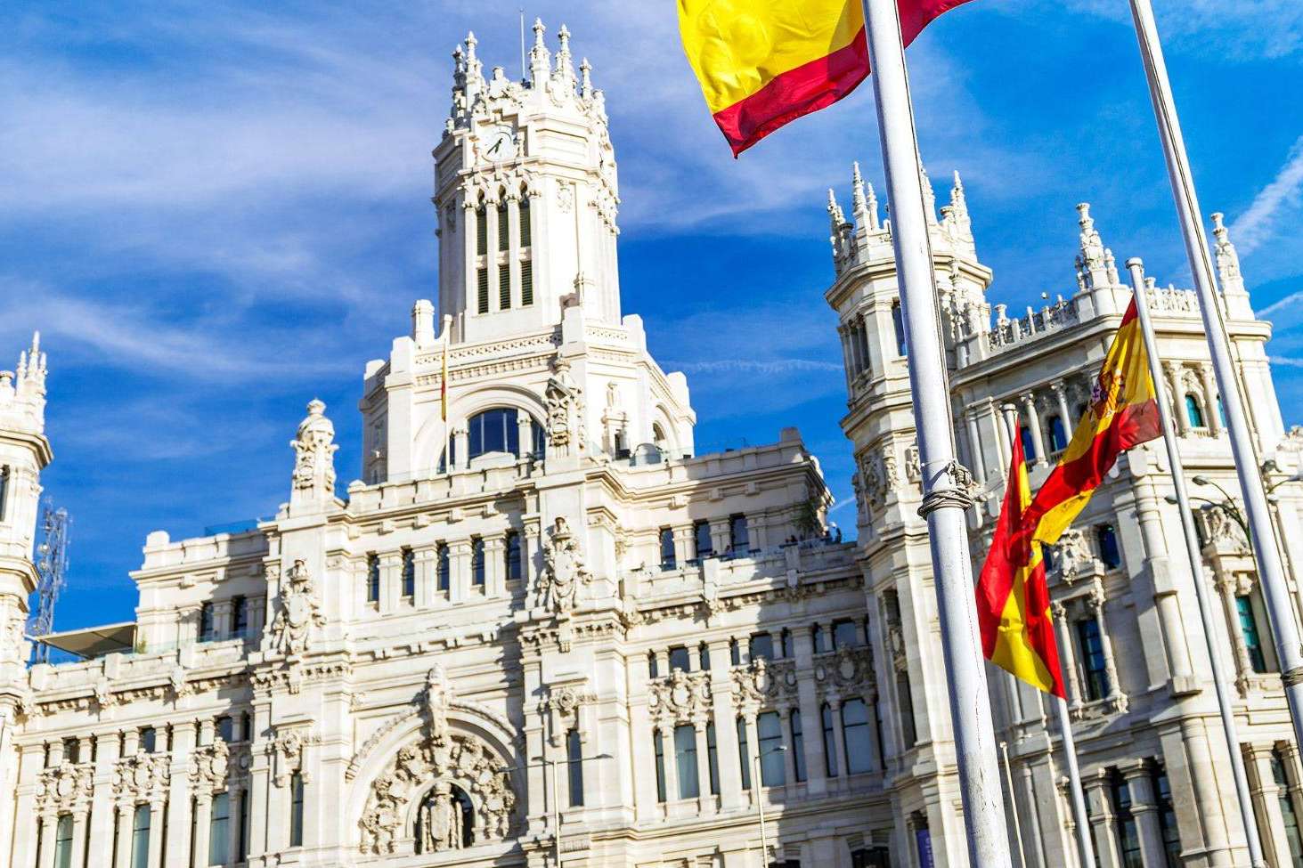 ¿Cómo se obtiene la residencia legal en España?, por GLC Abogados