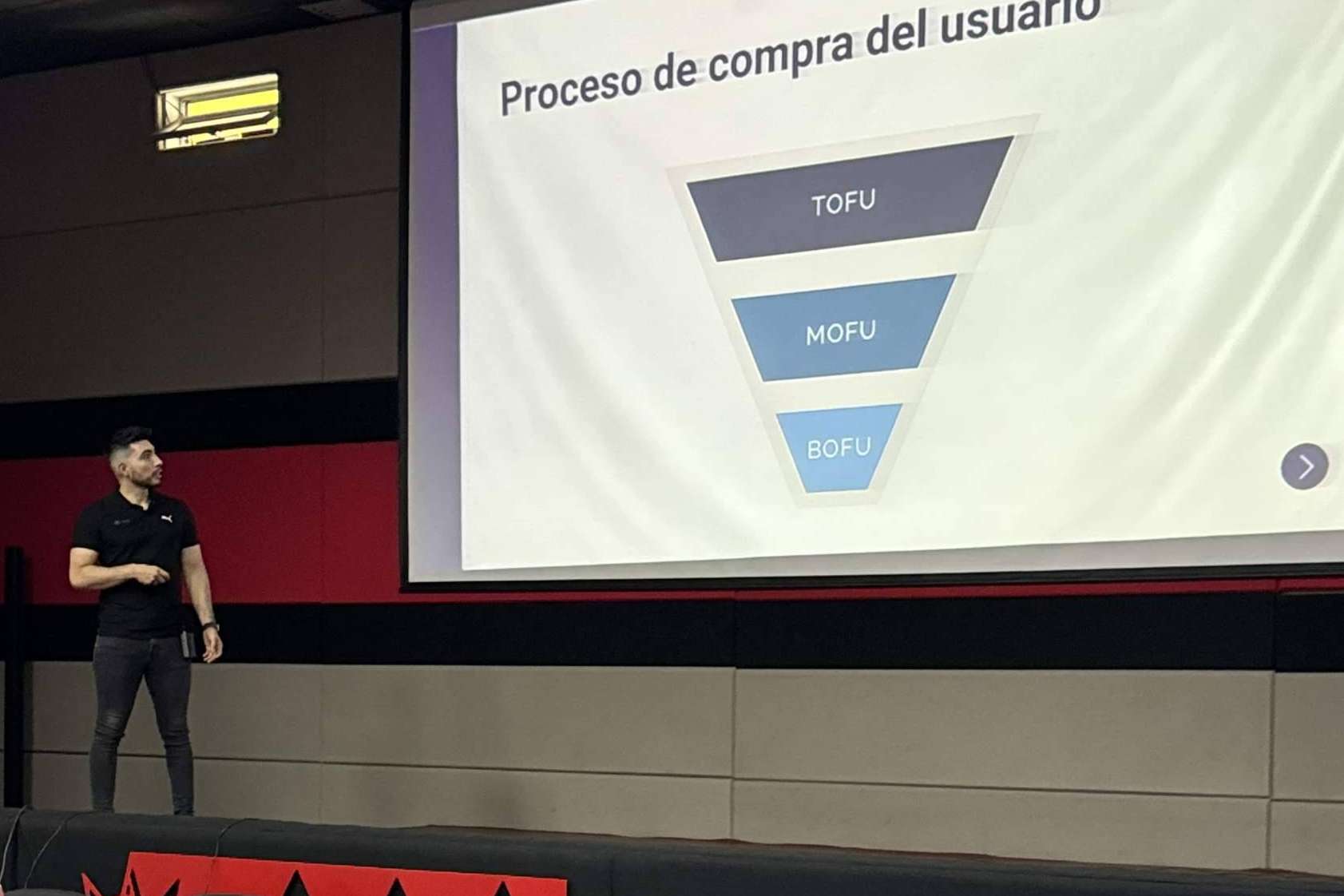 El colombiano que está transformando el crecimiento empresarial con el marketing digital