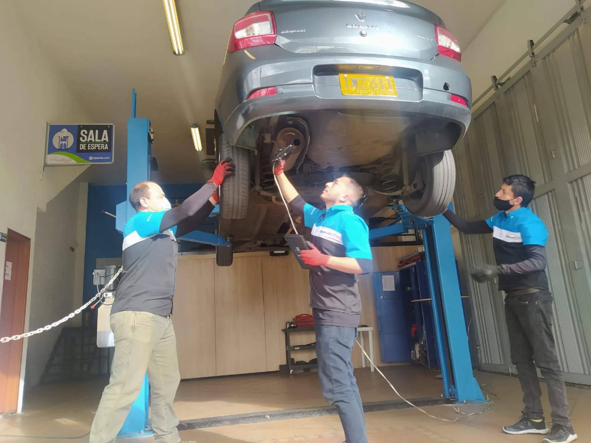 Peritaje de vehículos en Cali, con el equipo profesional de ElPerito.com