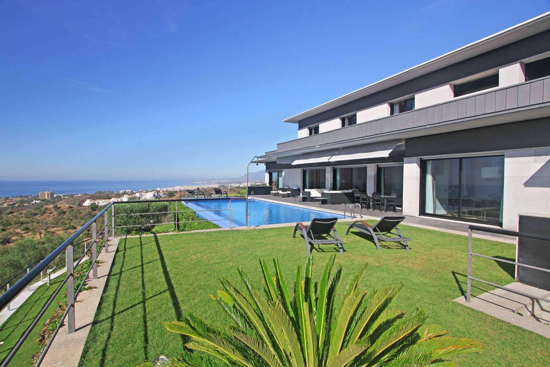 Mediterráneo soñado; diseño, luz y vistas en la costa sur de España